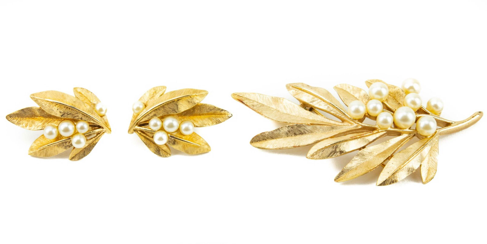 Vintage Costume Jewelry Crown Trifari Suite (1 of 6)