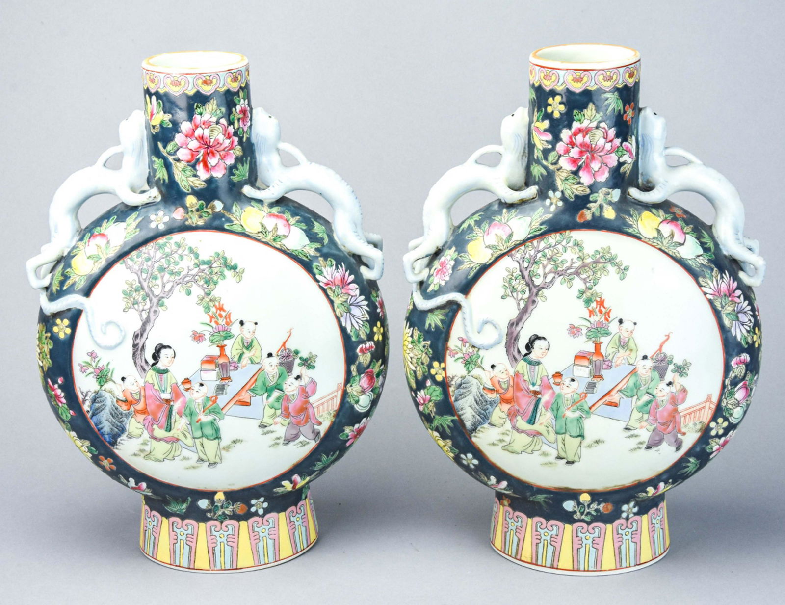 Chinese Famille Noir Moon Flask Vase 6 Characters (1 of 11)