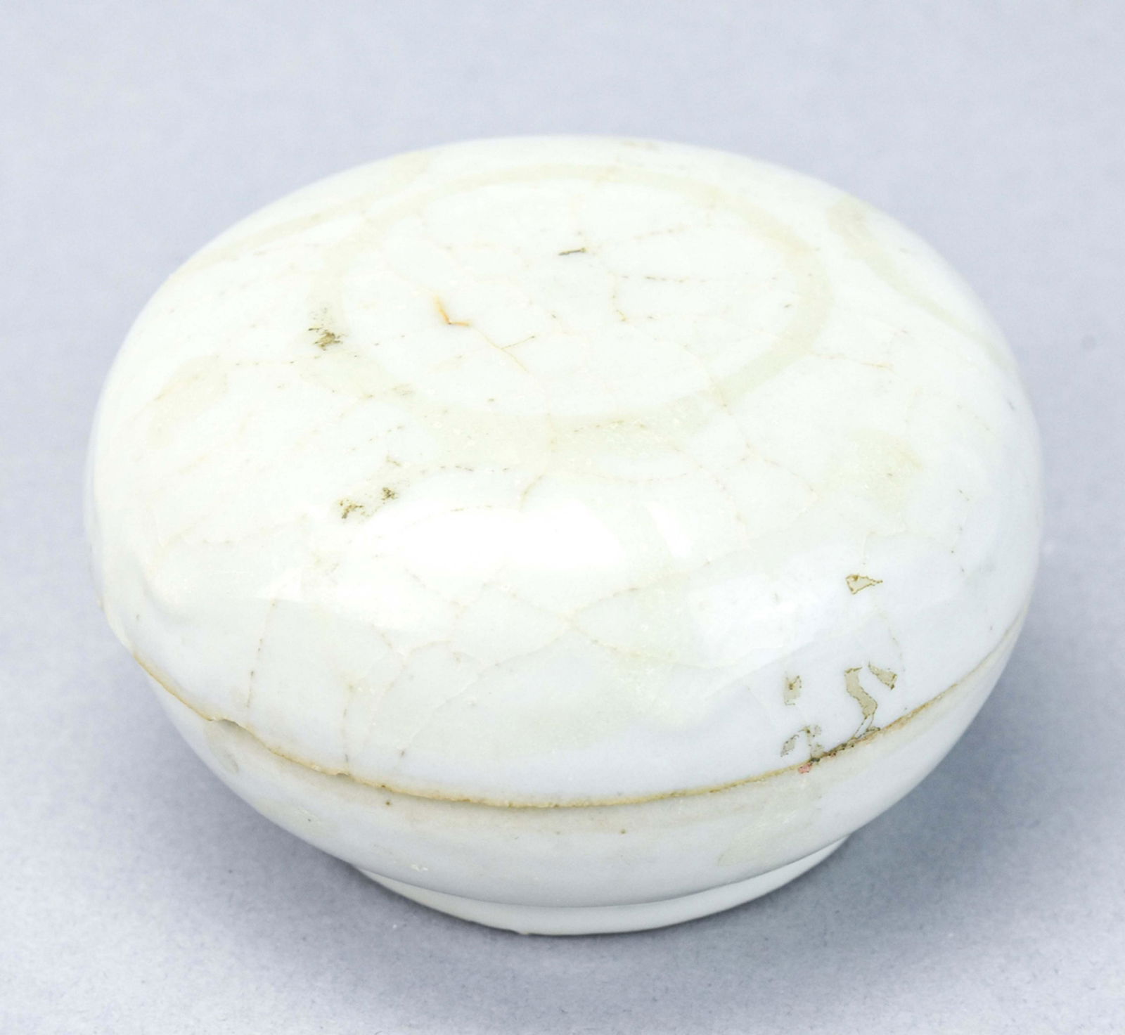 Chinese Swatow Ming Porcelain Seal Paste Box (1 of 7)