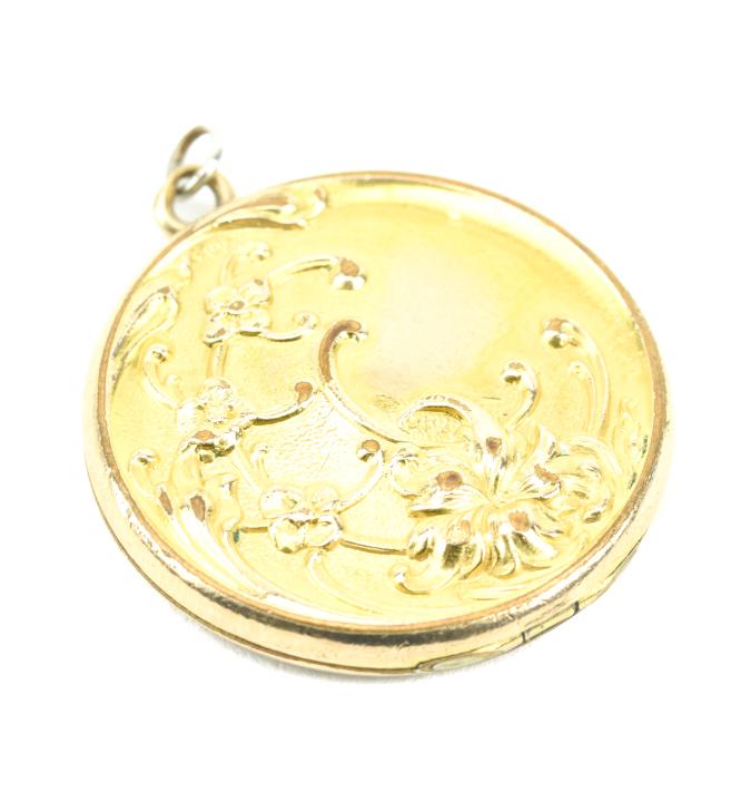 Antique C 1900 Art Nouveau Gold Filled Locket: Antique C 1900 Art Nouveau Gold Filled Locket. The back with inscription "Jehovah Witness No Blood" measures1.5 inches in length.