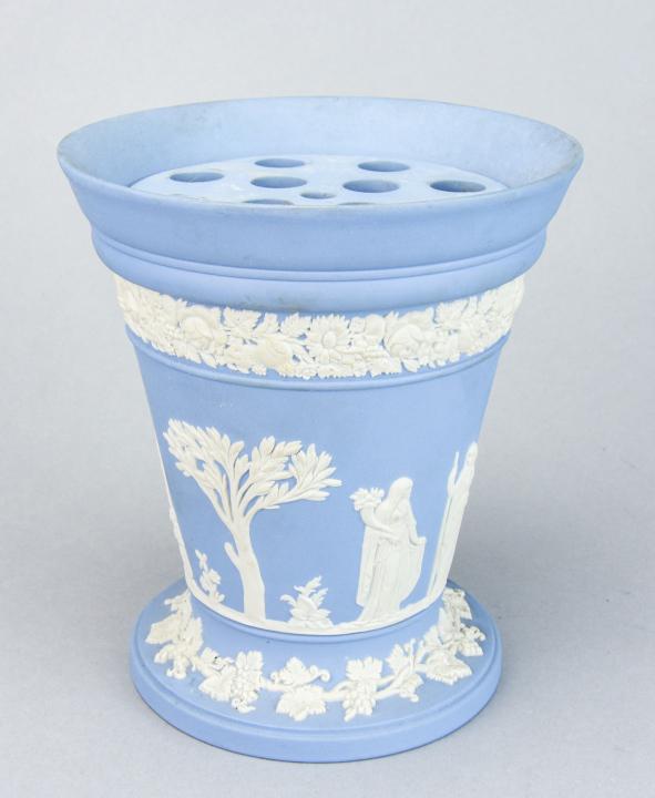 Large Blue Wedgwood Vase with Frog Insert (1 of 8)