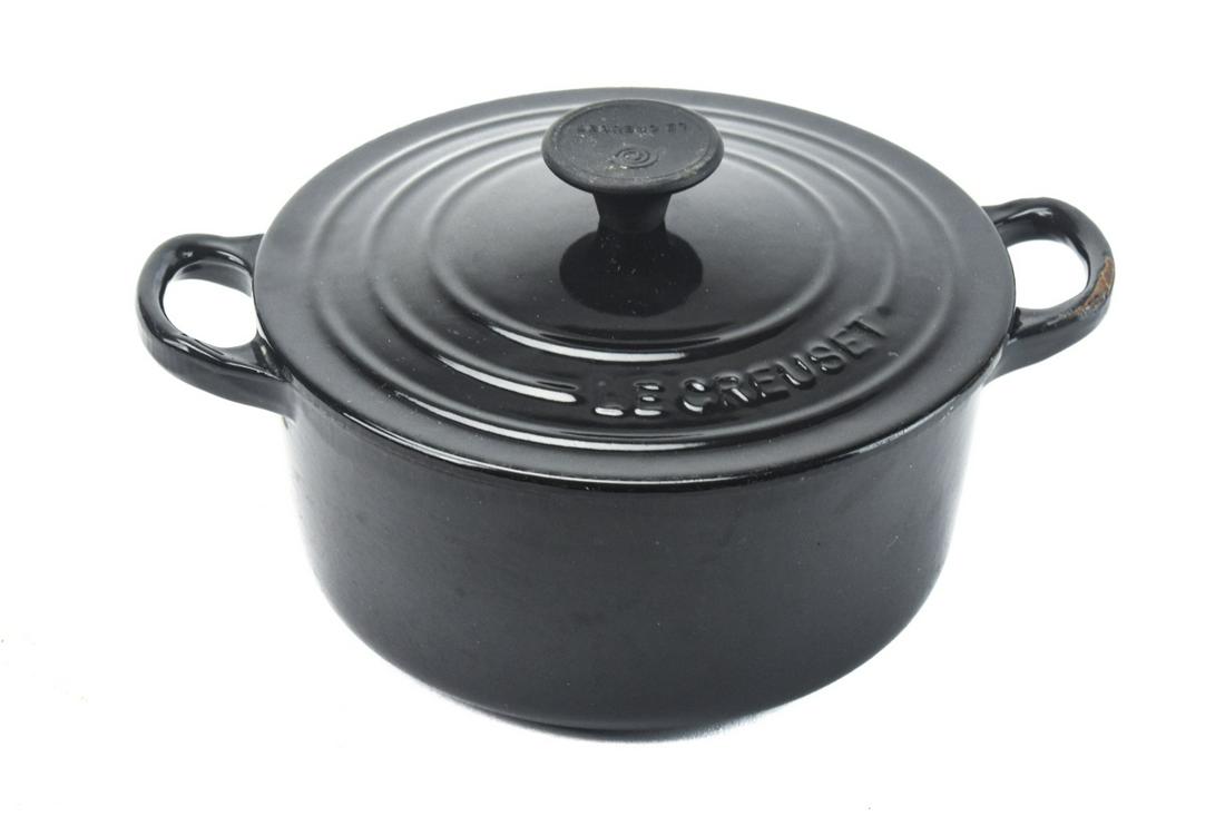 Le Creuset Enameled Cast Iron 2 Quart Dutch Oven (1 of 11)