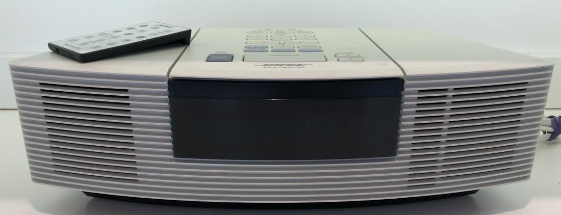 Bose Wave Radio & CD Player in White w Remote (1 of 4)