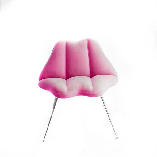 Mid C Modern Style Pink Lips Chair (0313) on Jul 17, 2022 Greenwich