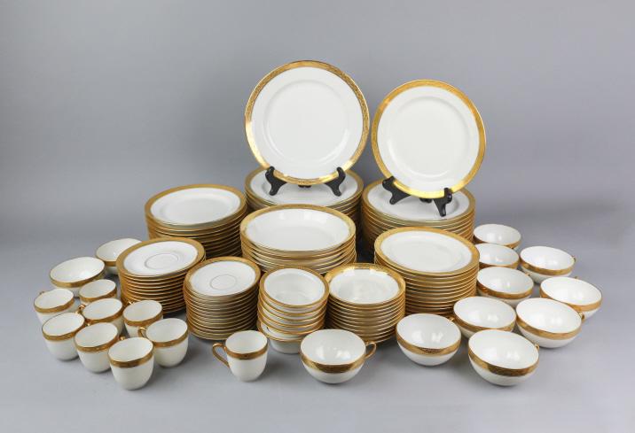 Antique Limoges Gold Rimmed Porcelain Service 12 (1 of 10)