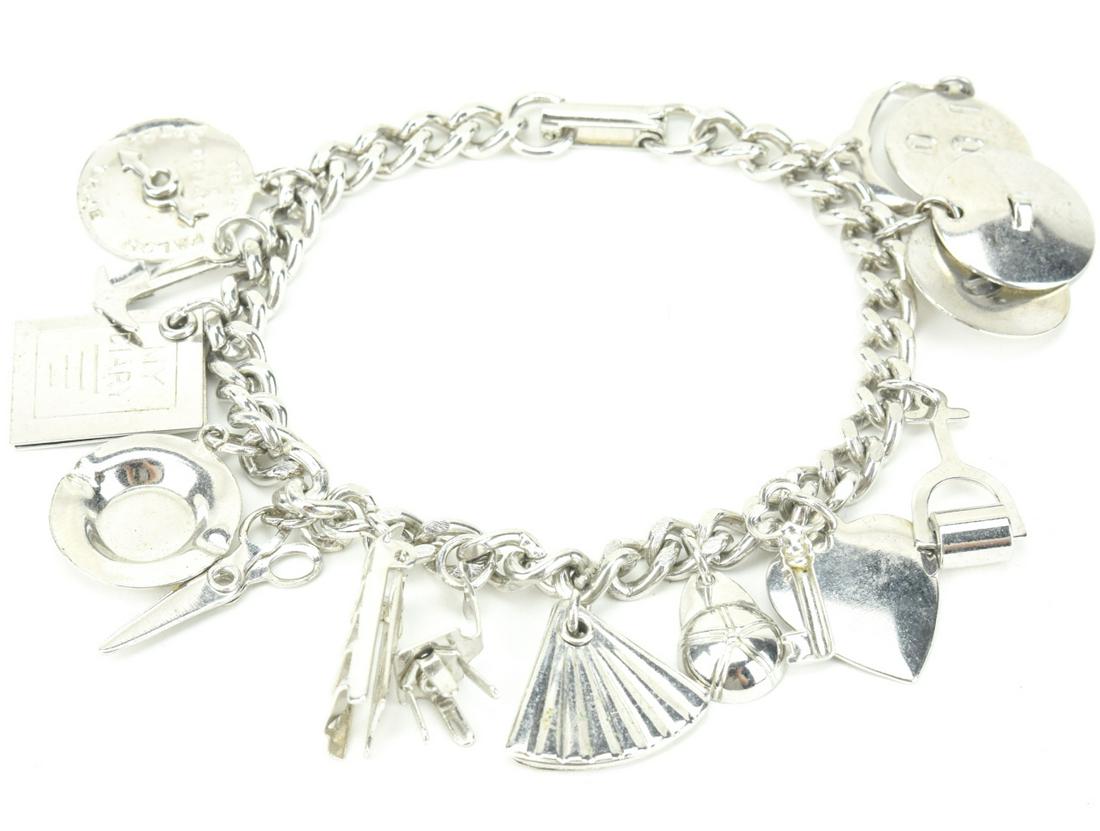 Vintage Silver Tone Costume Jewelry Charm Bracelet (1 of 9)