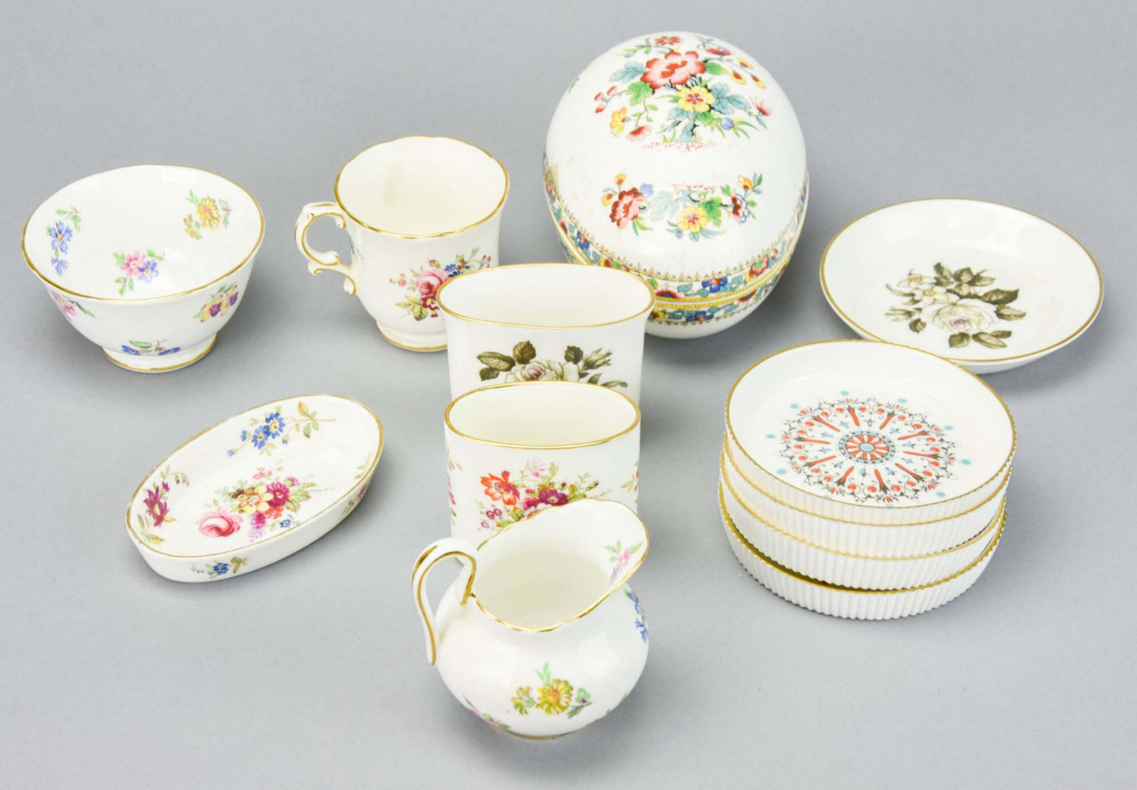 Collection English Fine Bone China Royal Worcester: Collection English Fine Bone China Including Royal Worcester.