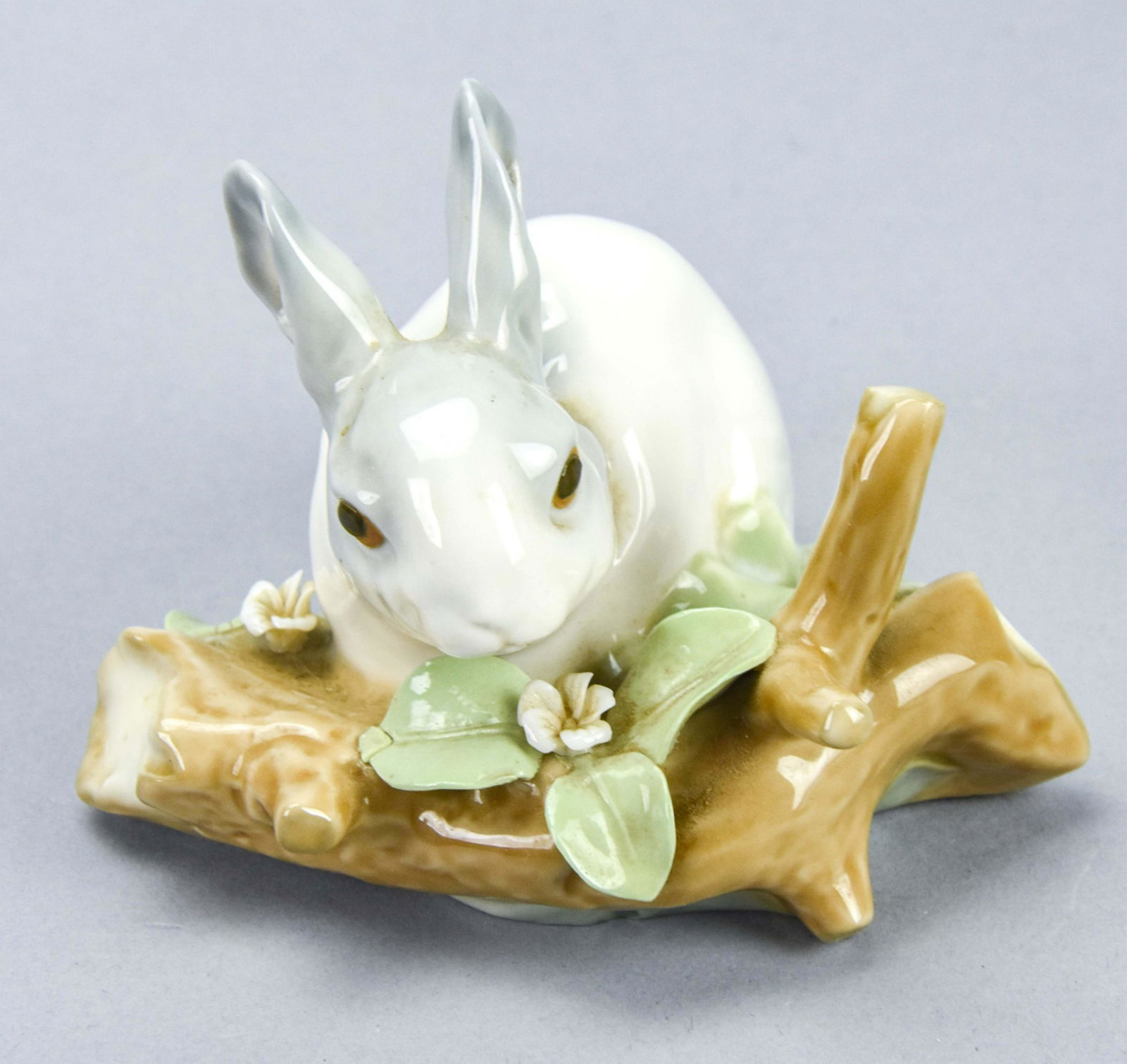 Lladro Porcelain Baby Rabbit in Woods Statue (1 of 5)