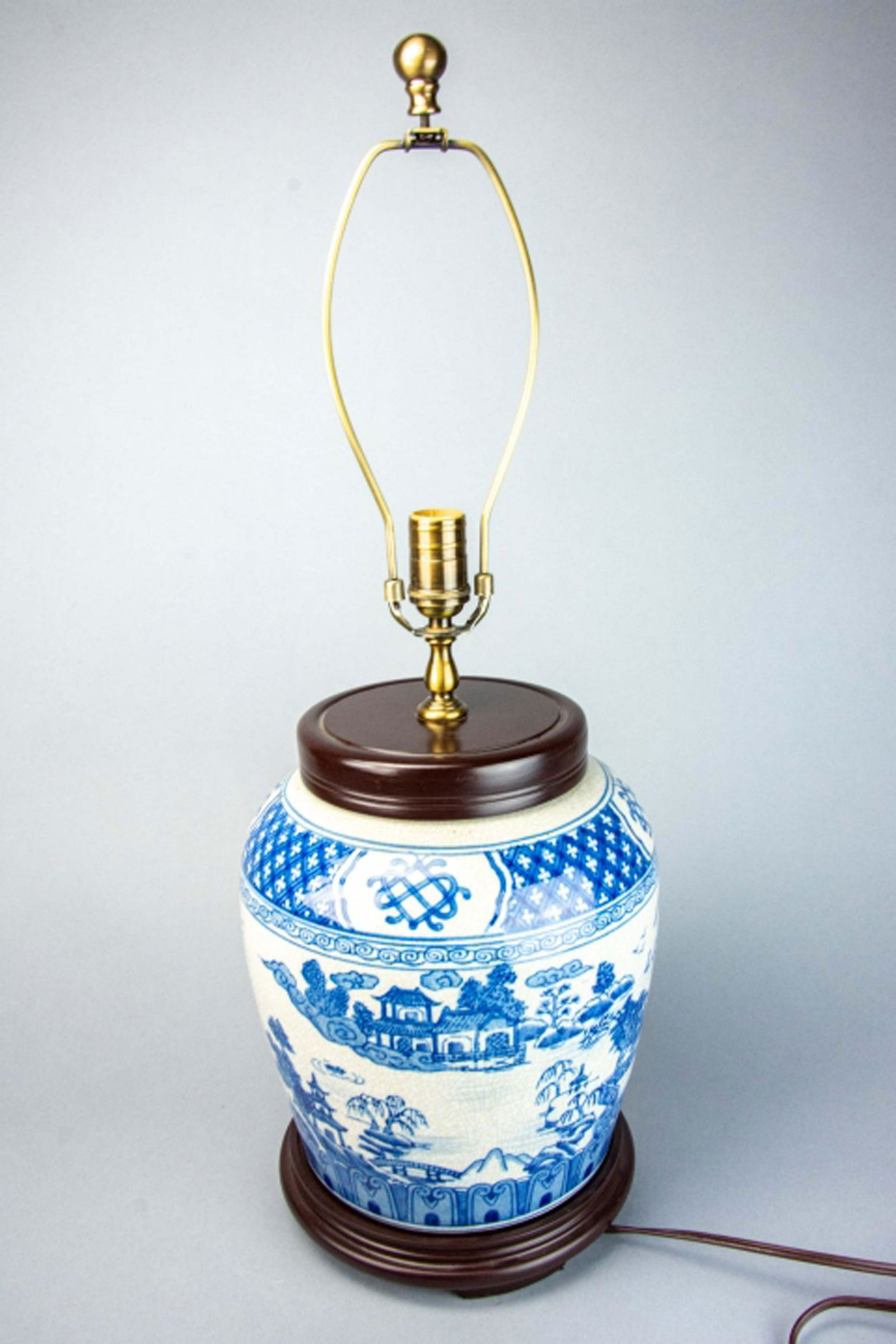 10The Federalist Chinese Porcelain Jar Form Lamp (1 of 9)