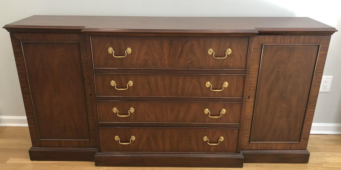 Henkel-Harris Georgian Flame Mahogany Sideboard (1 of 10)