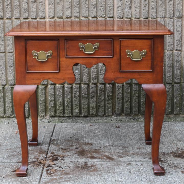 Chippendale Mahogany Low Boy Style End Table (1 of 7)