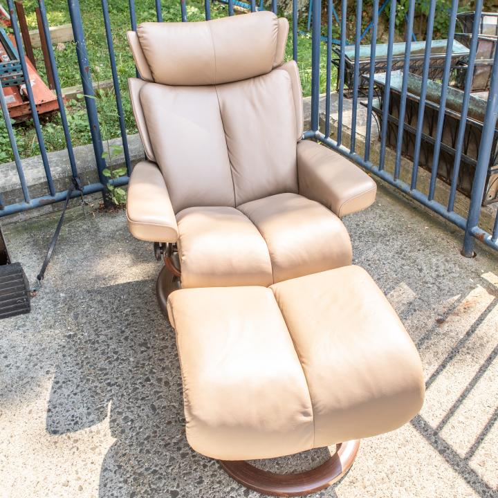 J.E. Ekornes Norway Stressless Mayfair Recliner (1 of 11)