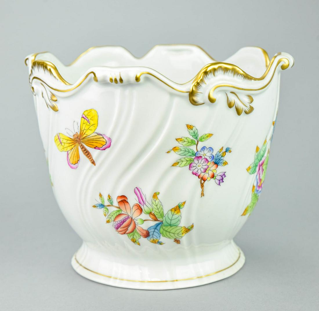 Herend Hungary Queen Victoria Cachepot (1 of 6)