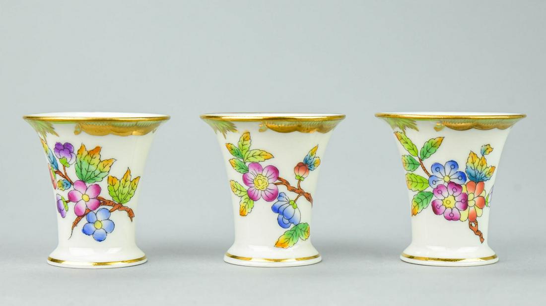 3 Herend Hungary Queen Victoria Bud Vases (1 of 4)