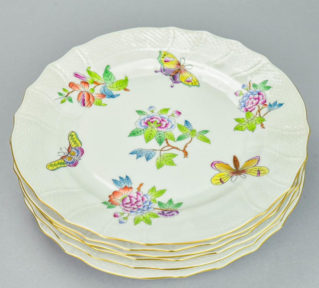 6 Herend Hungary Queen Victoria Dinner Plates (1 of 6)