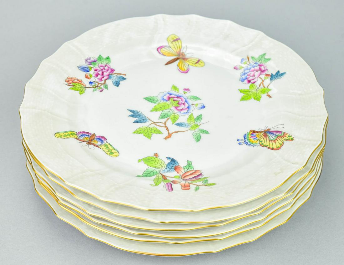 6 Herend Hungary Queen Victoria Dinner Plates (1 of 5)