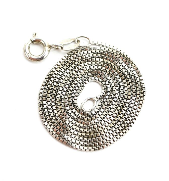 18 Inch Sterling Silver Box Chain Necklace Chain (1 of 7)