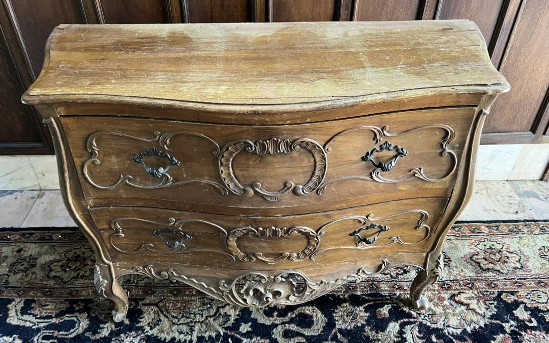 Antique Italian Style Carved Oak Bombe Chest (1 of 4)