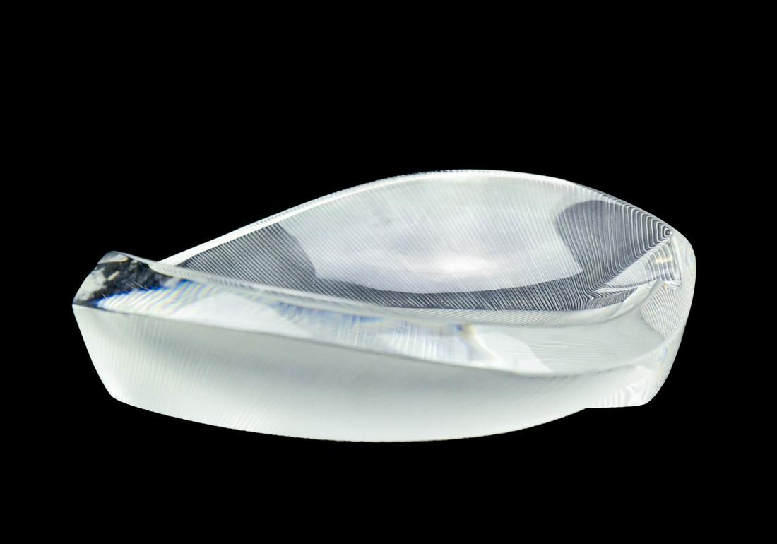 Lalique Clear and Frosted Glass Leaf Form Ashtray (1 of 5)