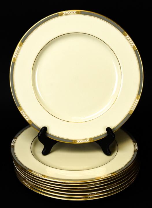 Set 8 Lenox Presidential Porcelain Dinner Plates (1 of 8)