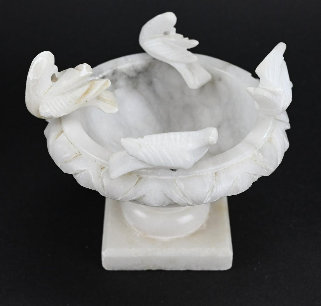 Antique Italian Grand Tour Marble Dove's of Pliny: Antique Italian Grand Tour Dove's of Pliny Statue. Carved marble. Measures 3.5 inches in height.