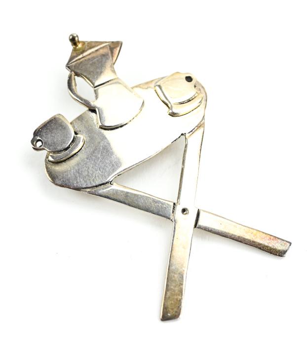 Vintage Mexico Sterling Silver Figural Brooch: Vintage Mexico Sterling Silver Figural Brooch. Design of table with coffee pot and two cups. Hallmarked. Measures 2 inches in length.