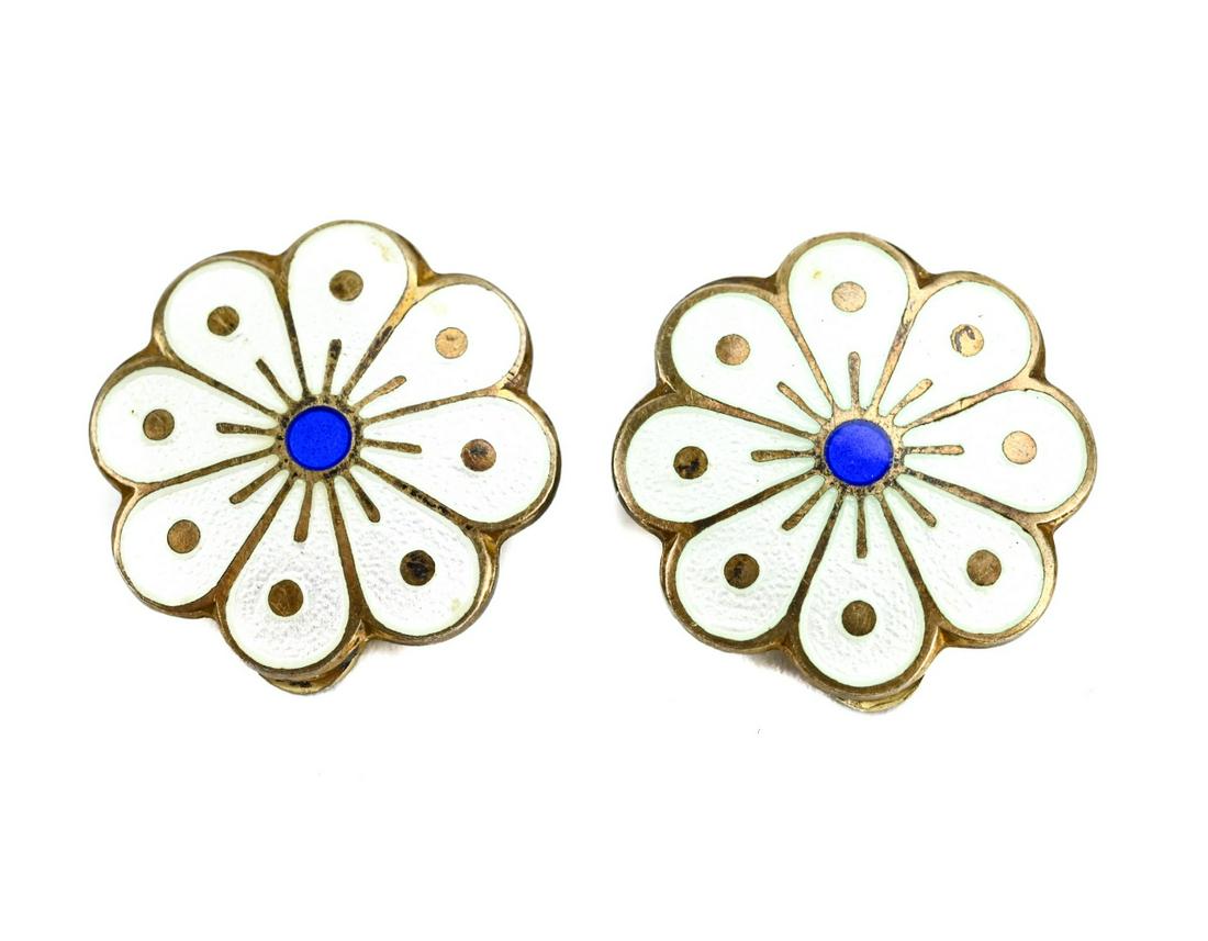 David Andersen Norway Sterling & Enamel Earrings: Pair of David Andersen Norway Sterling & Enamel Earrings. Signed / hallmarked. Clip ons. Each measures .75 of an inch in diameter.
