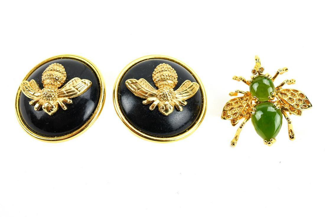 Bumblee Bee Jewelry Jade Pendant & Clip on Earring: Bumblee Bee Motif Jewelry - Jade Necklace Pendant & Clip on Earrings. Earrings are just over 1 inch in diameter.