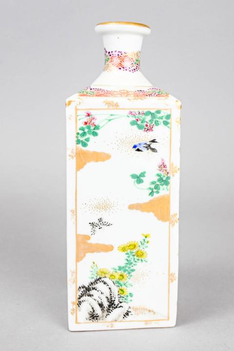 Antique Japanese Kakiemon Sake Jar / Bottle (1 of 6)