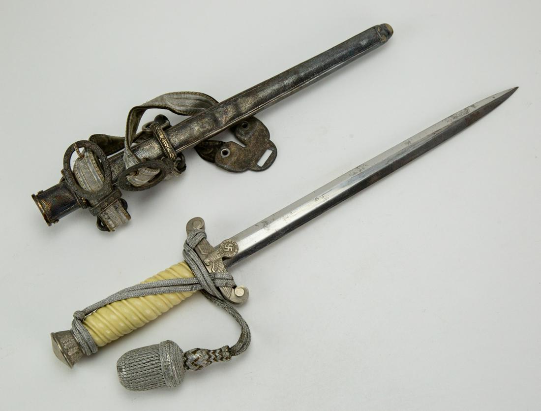 WW II German Type II Luftwaffe Dagger w Scabbard (1 of 5)