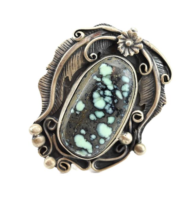 Vintage Native American Sterling & Turquoise Ring (1 of 6)