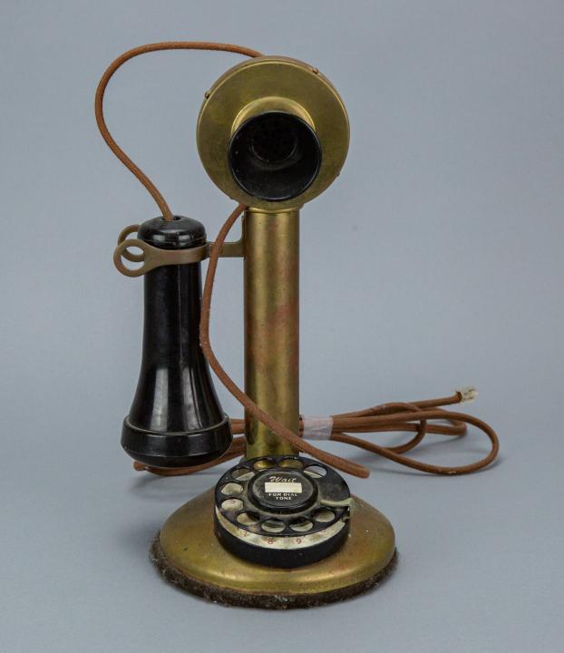 Antique Dialing Telephone w Hand Held Ear Piece (1 of 5)