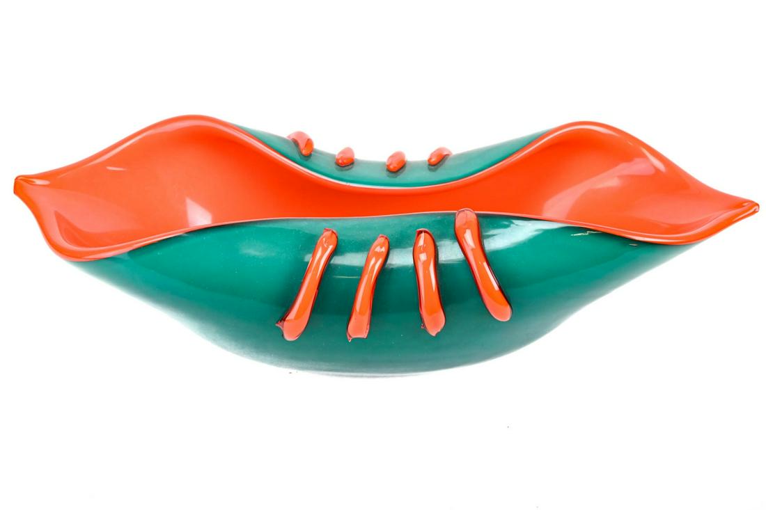 Contemporary Italian Murano Art Glass Lip Bowl: Contemporary Italian Murano Art Glass Lip Bowl.Measures 6 inches x 19.5 inches x 9 inches.