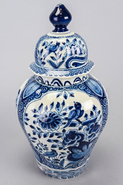 Makkum Dutch Gouda Single Lidded Jar (1 of 8)