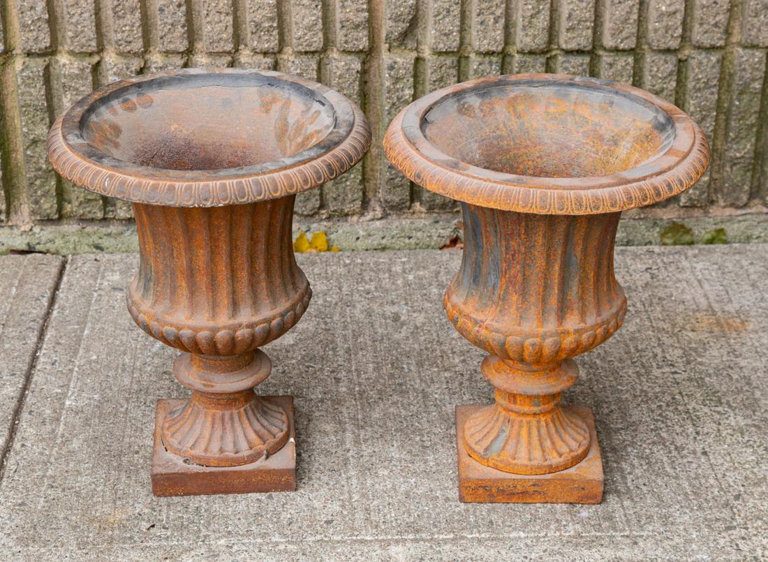 Pair Large Cast Iron Garden Urns (1 of 5)