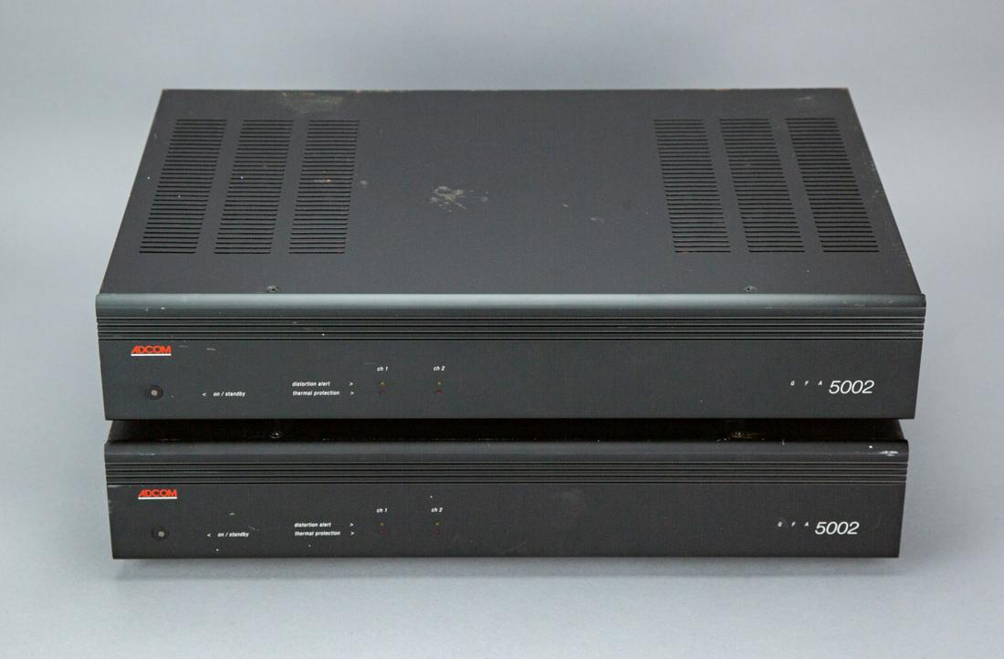 Pair ADCOM GFA 5002 Power Amplifiers Stereo (1 of 7)