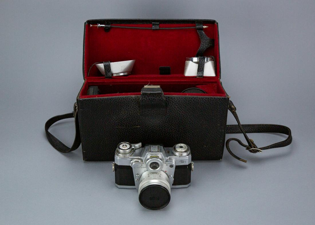 Zeiss Ikon Contarex Bullseye Camera Kit (1 of 7)