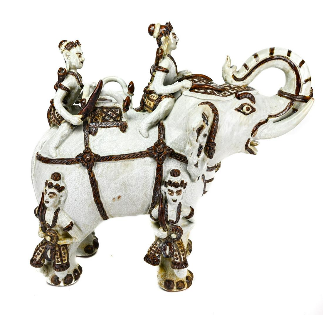 Majestic Indian Salt Pottery Elephant w Riders (1 of 8)
