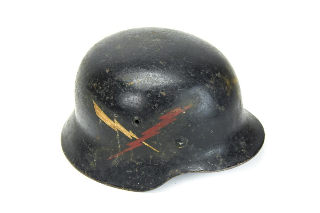Antique German WWII Luftwaffe M42 Stahlhelm Helmet (1 of 5)