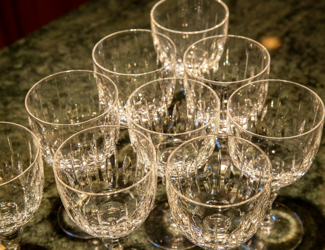 9 Stuart Crystal Wine Glasses: 9 Stuart Crystal Wine Glasses.Measures 5.75 inches x 3 inches diameter.