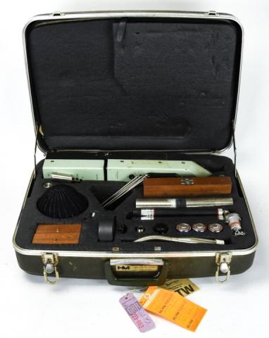 Vintage Bruel & Kjoer Sound Equipment in Case (1 of 8)