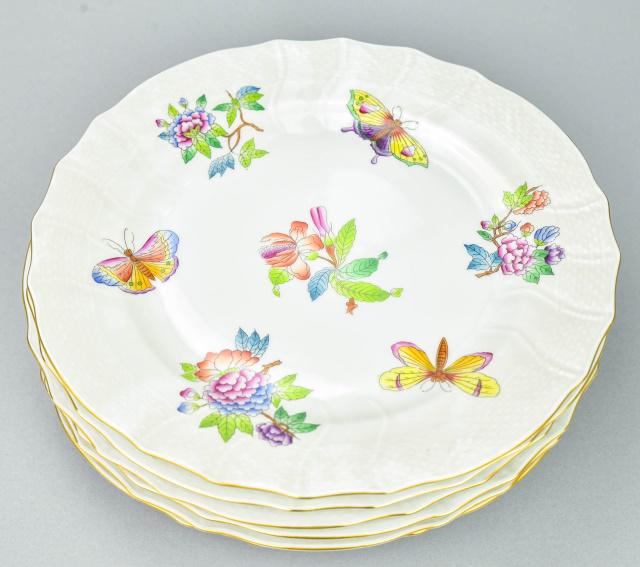 6 Herend Hungary Queen Victoria Dinner Plates (1 of 5)