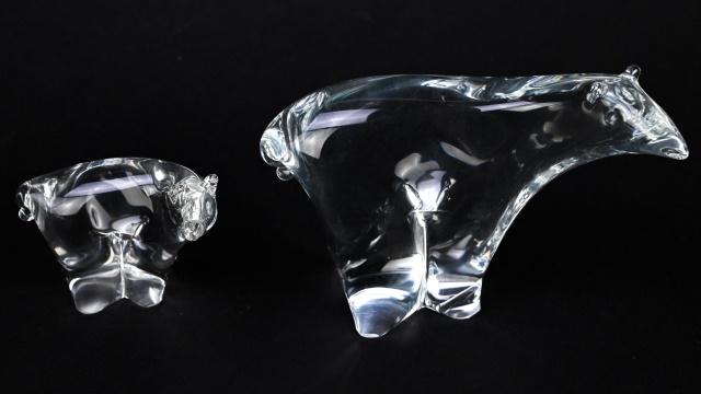 Pair Signed Larson Crystal Polar Bears: Pair Signed Larson Crystal Polar Bears. Larger is 5 inches x 7 inches.