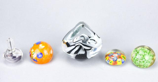 Collection Vintage Art Glass Paperweights (1 of 9)