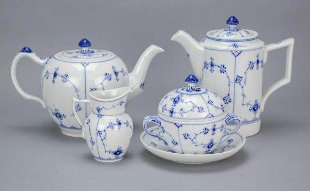 4 Royal Copenhagen Blue Onion Tea Service Pieces (1 of 8)
