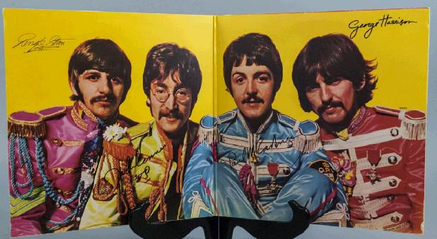 1967 Beatles Sargent Pepper Signed Album (1 of 10)