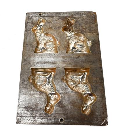 Cast Iron Bubby Rabbit Easter Candy Mold (1 of 8)