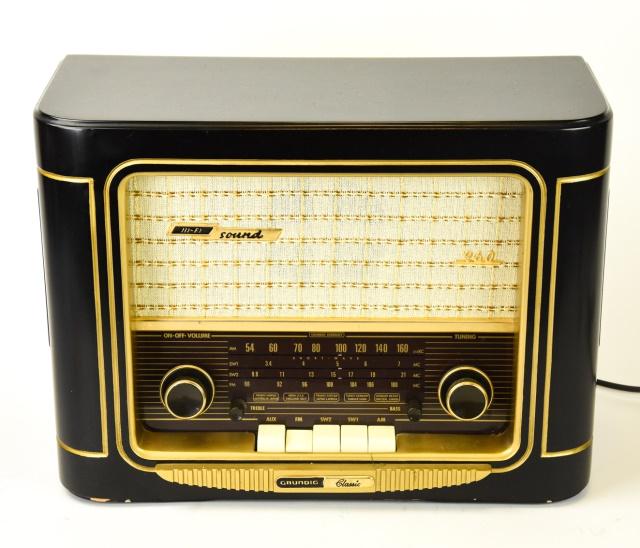Grundig 960 Anniversary Edition Shortwave Radio (1 of 9)