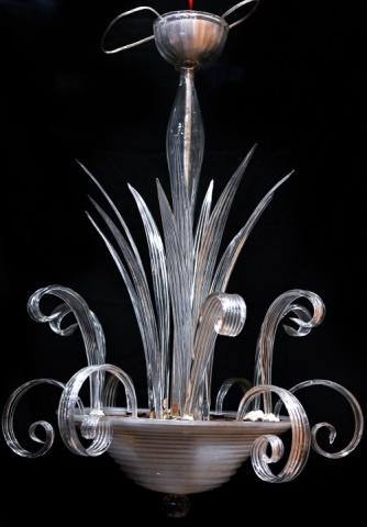 Barovier & Toso Designed Whimsical Chandelier: Barovier & Toso Designed Whimsical Chandelier Ribbed Spines. Some minor chip on 3 spine tips.Measures 37 inches x 25 inches diameter