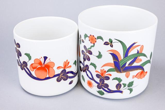 Pair Royal Worcester Porcelain Imari Cache Pots (1 of 10)